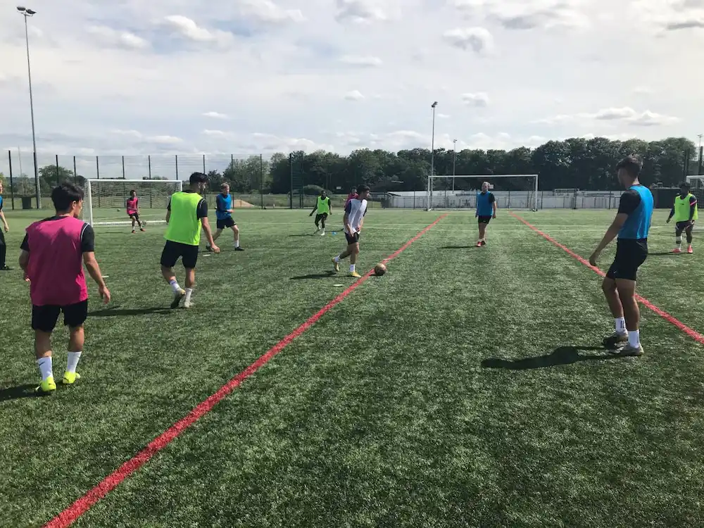 Futbalová akadémia, Egham, Veľká Británia: Jazykový pobyt v zahraničí pre deti a mládež