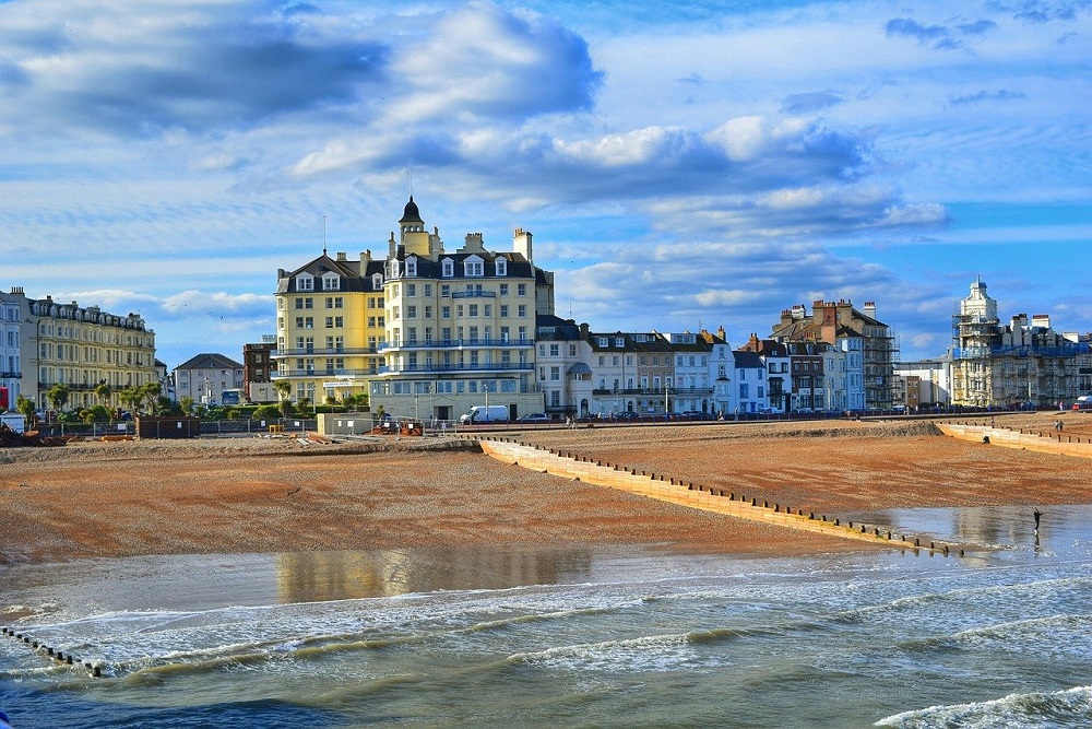 Jazykový kurz pre dospelých v zahraničí v Eastbourne, Veľká Británia, Kurzy angličtiny v prímorskom Eastbourne – St. Giles International