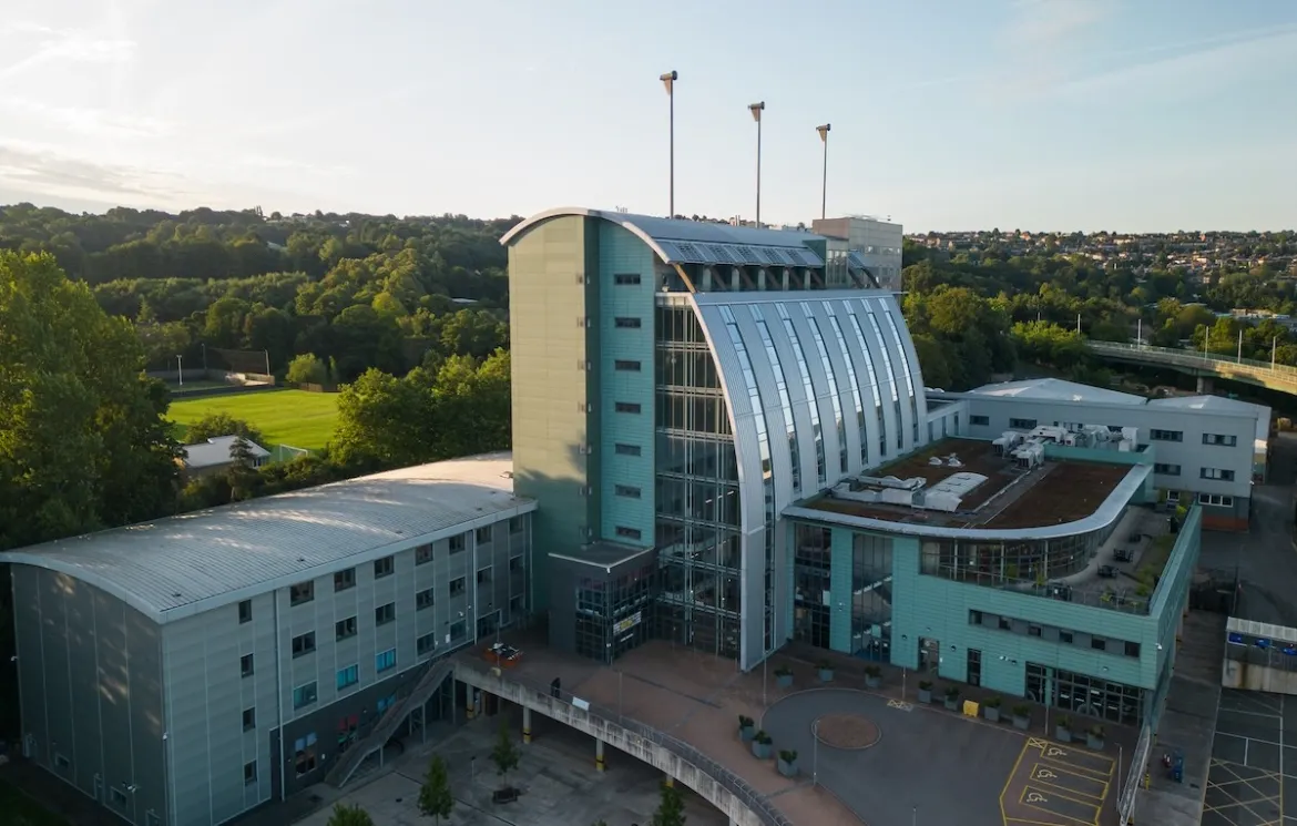Stredoškolský pobyt v Sheffield, Veľká Británia, Stredoškolské štúdium v Anglicku –  Sheffield College
